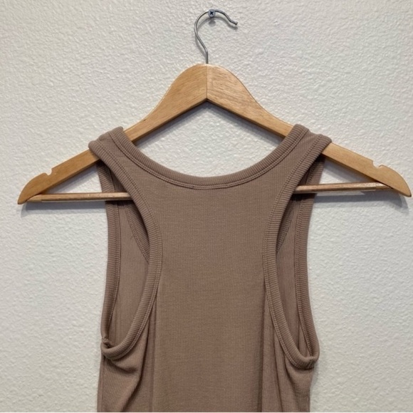 Unlabeled Tan Ribbed Tank Top - Picture 4 of 9